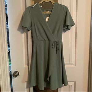 NWT Beautiful sage green wrap dress, Size Medium